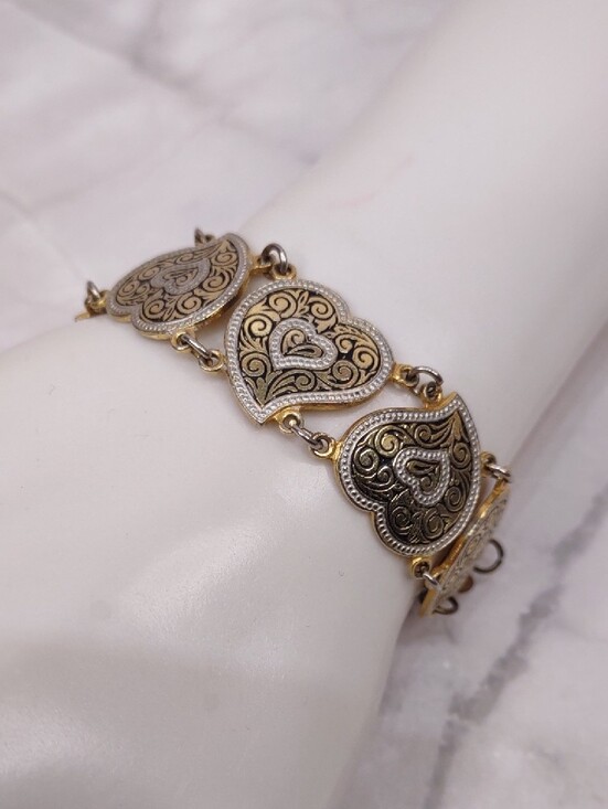 Jewelry - Vintage Damascene Heart Link Bracelet